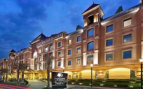 دبل تري من هيلتون هوتيل رياض - بوابة المروج